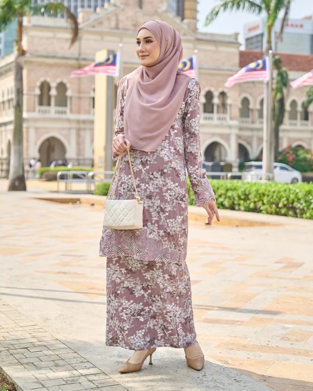 Baju Kurung Sulam Aylin