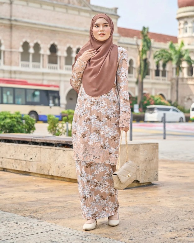 Baju Kurung Sulam Aylin