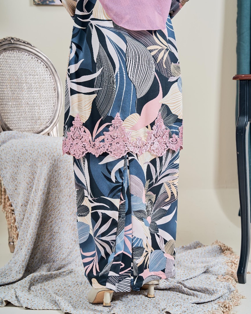 Baju Kurung Lace Nottinghil