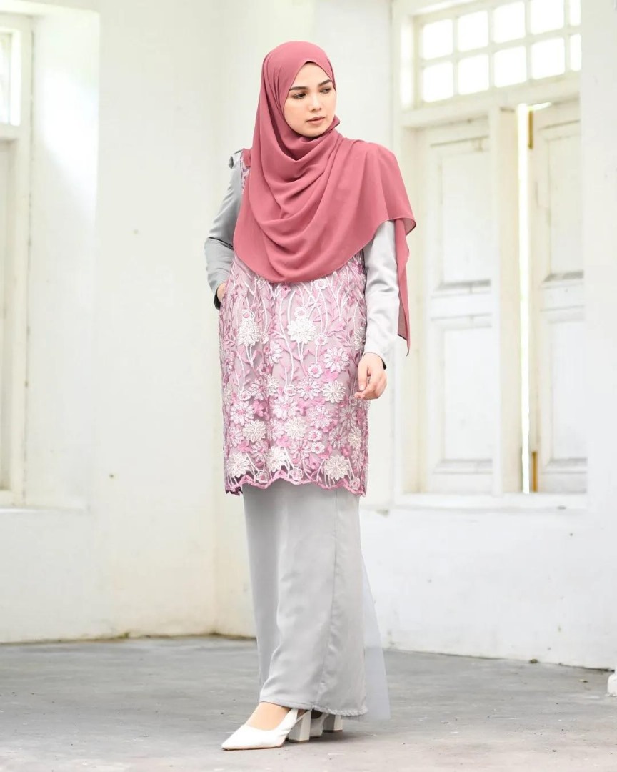Baju Kurung Moden Lace Puffy Nadisa