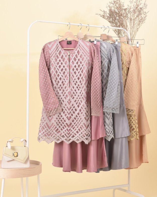 Baju Kurung Lace Azila - Ferrero Gold