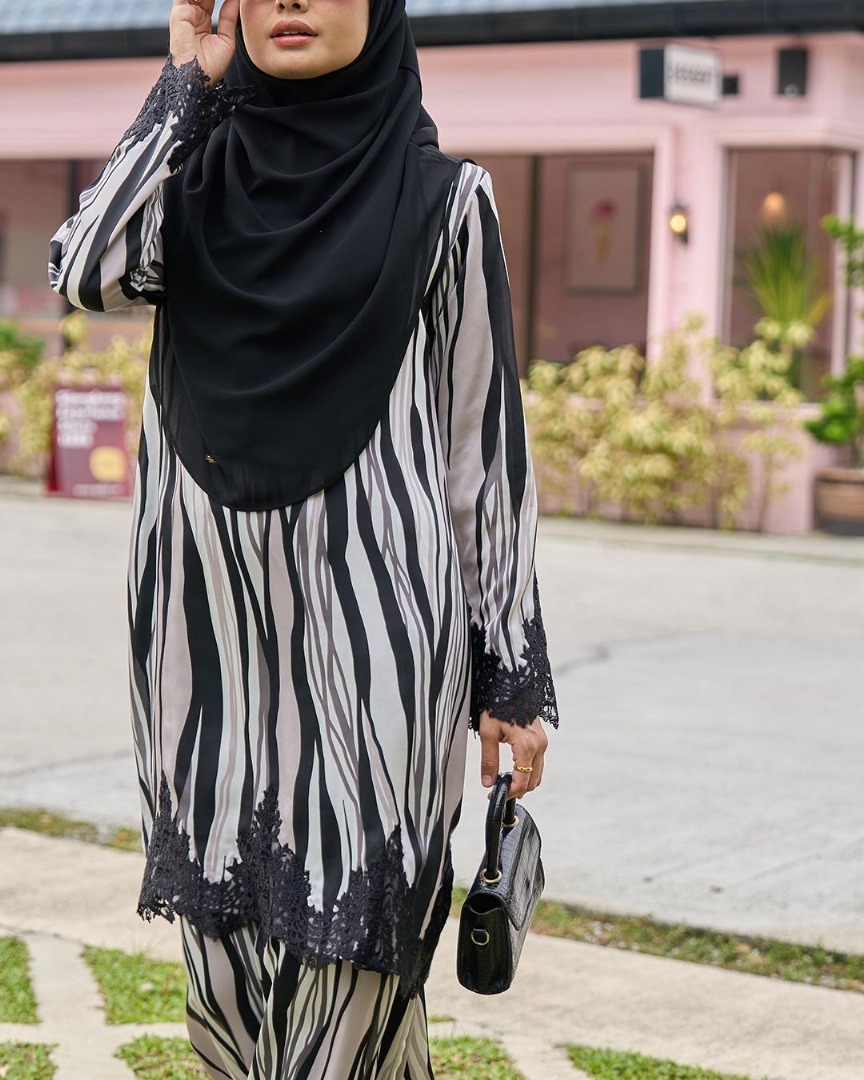 Baju Kurung Lace Pimlico