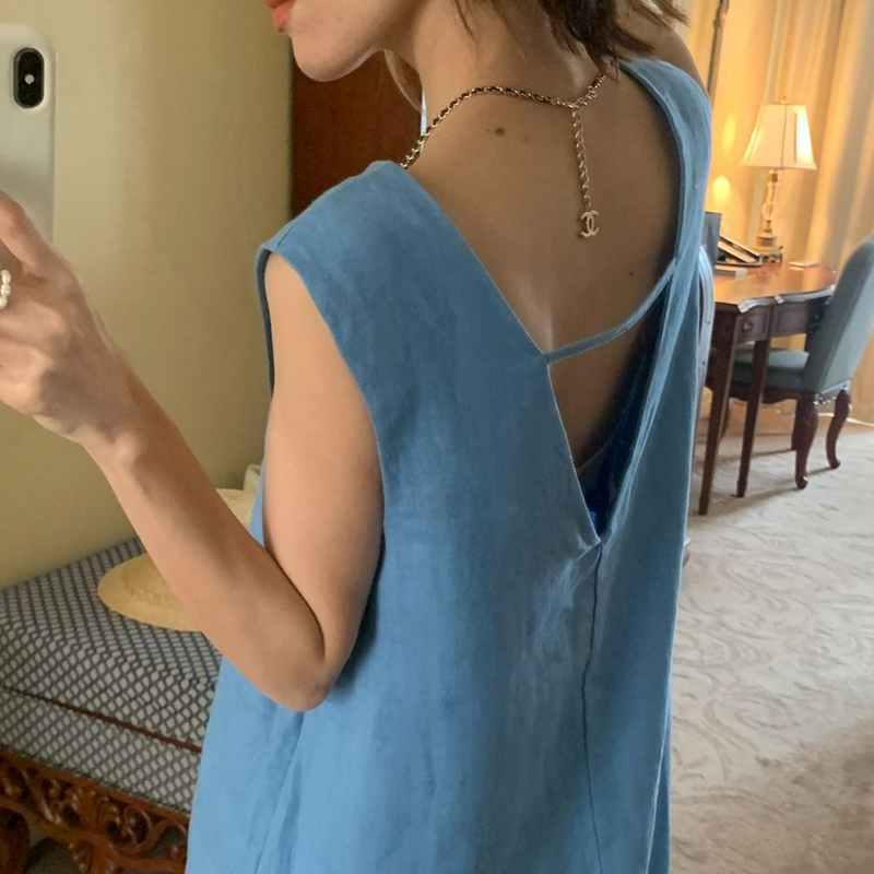 設計感露背大碼寬鬆遮肚顯瘦v領無袖洋裝-lululam