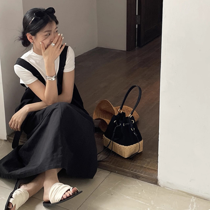 【單件】寬松休閑V領背帶裙+顯瘦打底衫兩件套