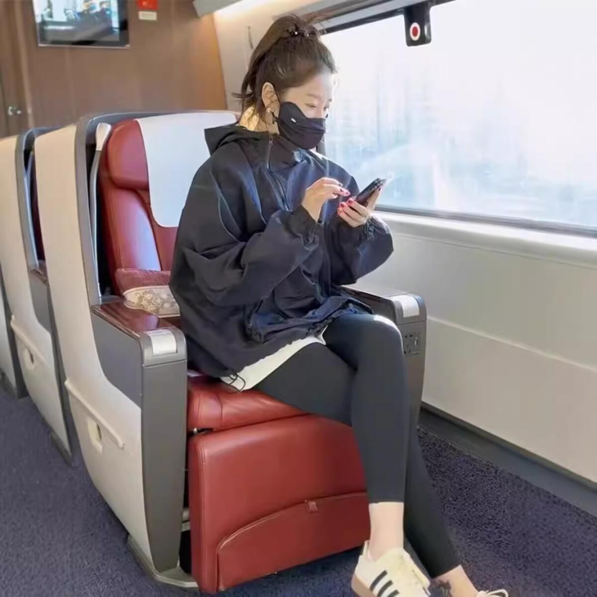 寬鬆連帽薄款透氣拉鏈不規則衝鋒衣外套-lululam