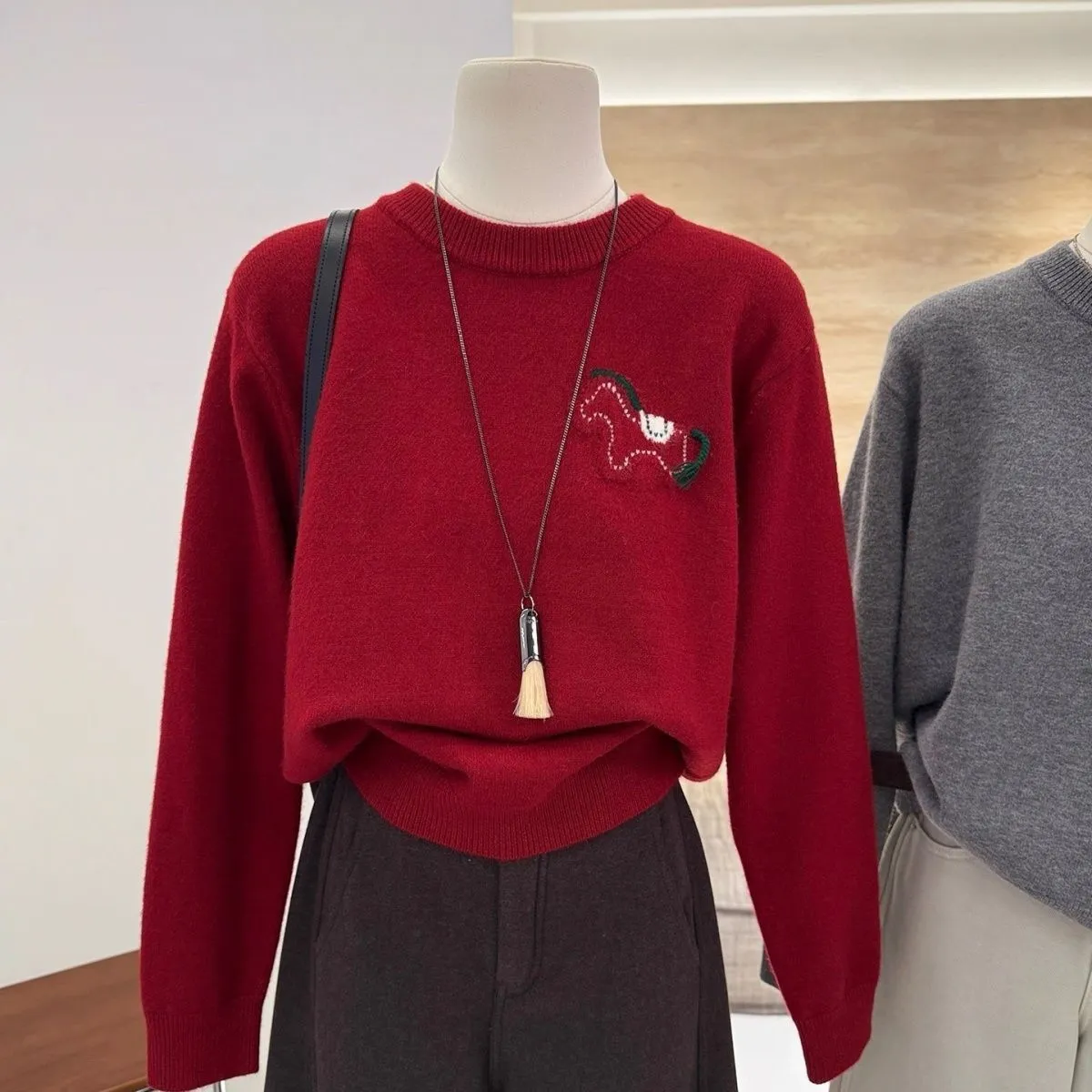 韓系減齡顯瘦圓領提花小馬針織衫