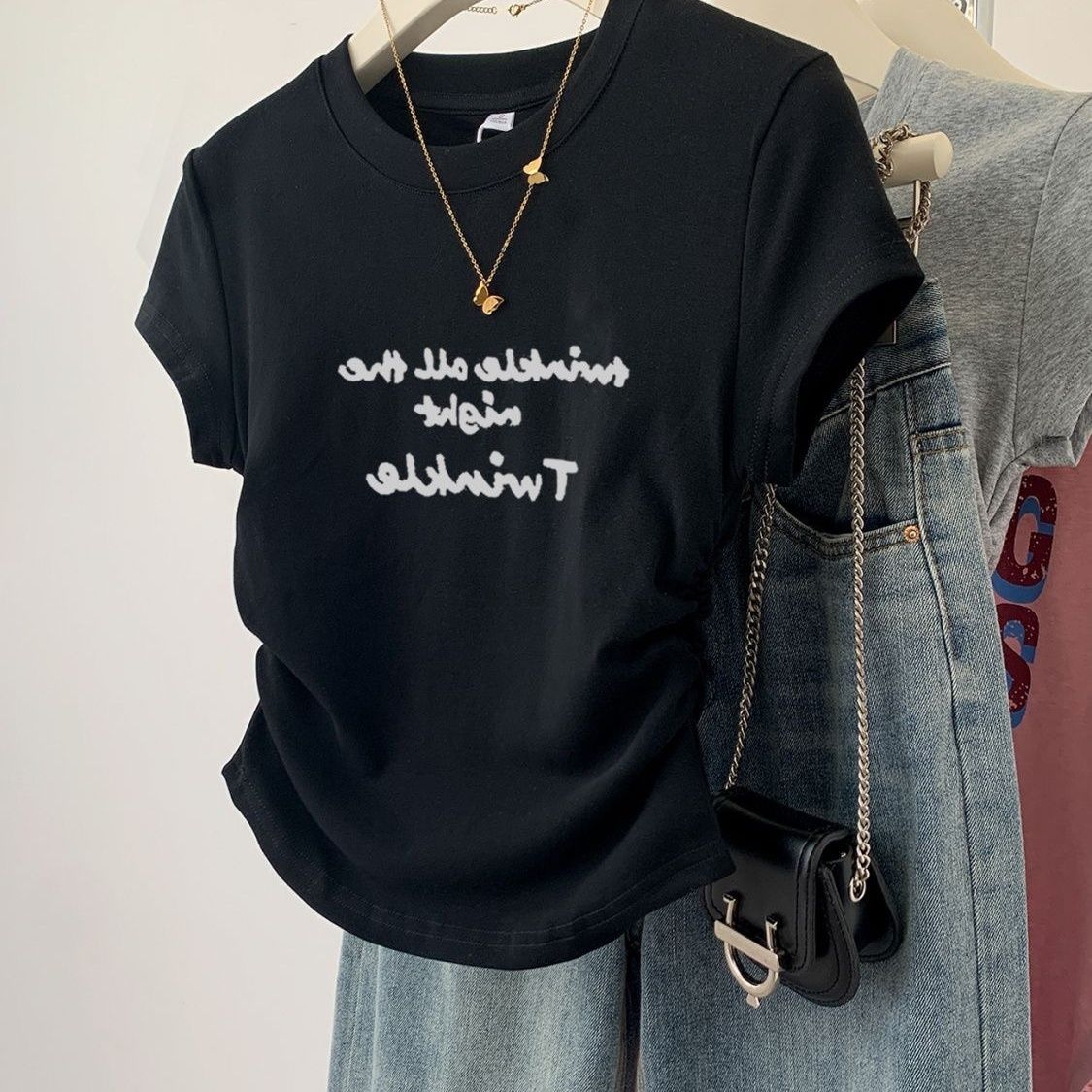 正肩字母印花小眾褶皺收腰短款修身短袖T恤-lululam