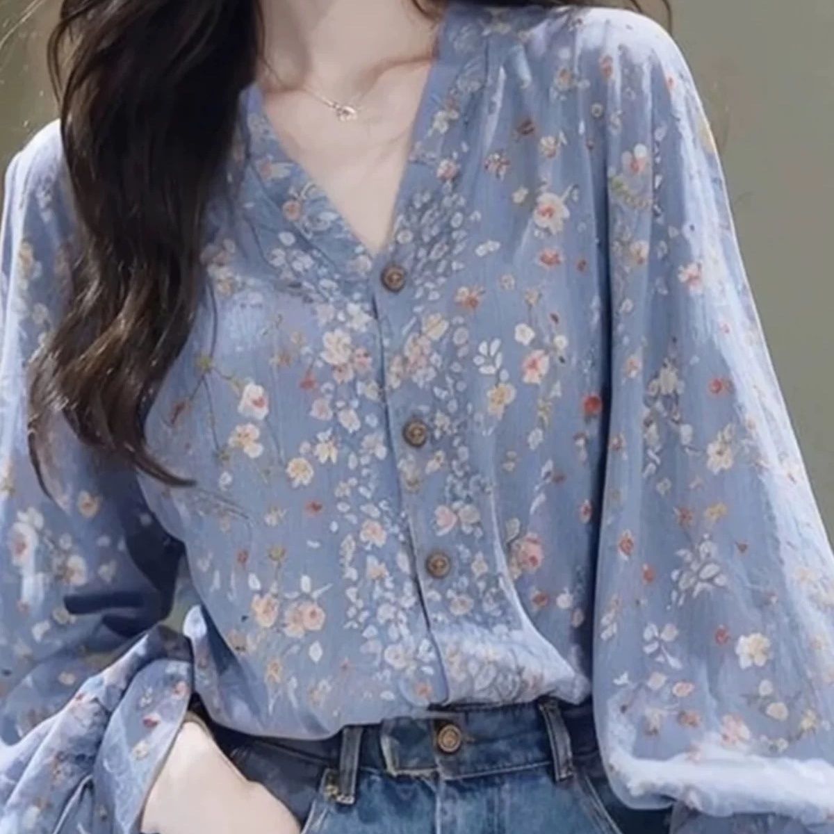 法式V領氣質寬鬆藍色碎花長袖襯衫-lululam