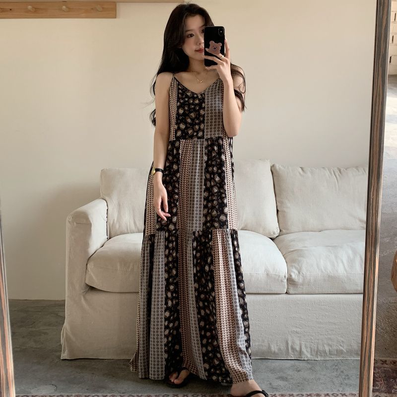 日系度假風顯白顯瘦大碼薄款沙灘吊帶裙-lululam