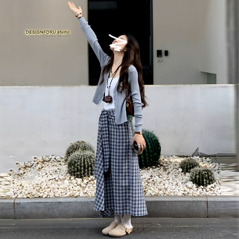 【單件/套裝】法式灰色長袖針織開衫+白色吊帶+氣質格子綁帶半身裙三件套-lululam