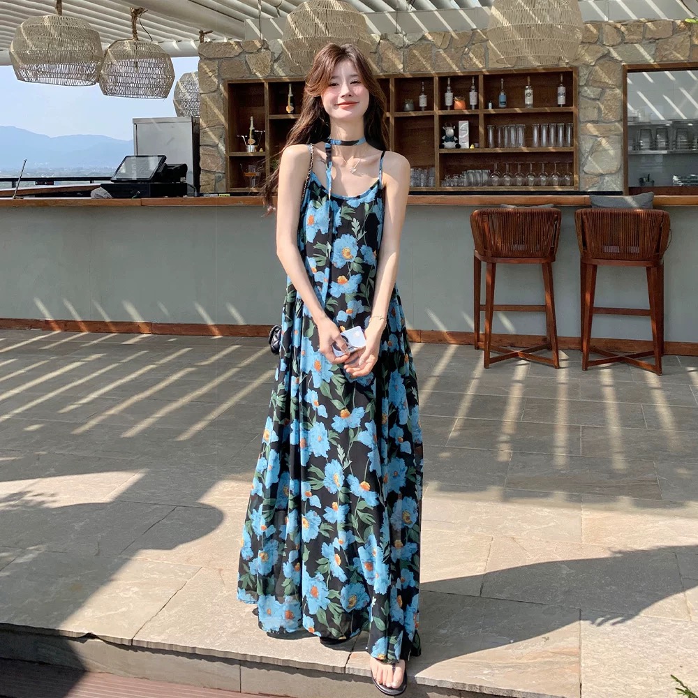 法式度假質感高級感藍色花無袖吊帶洋裝