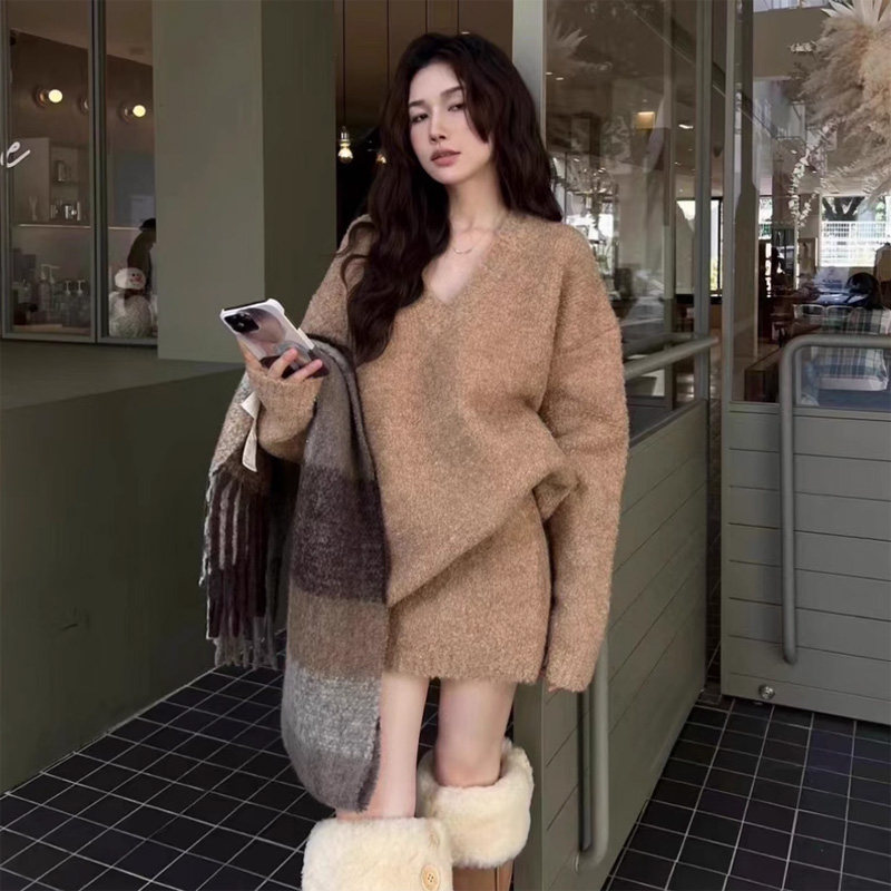 【整套】軟慵懶v領針織衫+顯瘦高腰半身裙兩件套