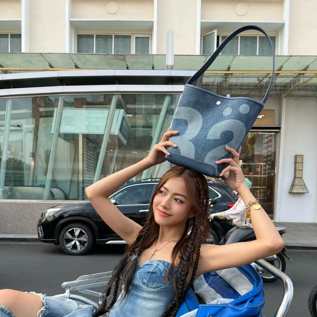 時尚小眾潮牌設計感大容量水桶包單肩包-lululam