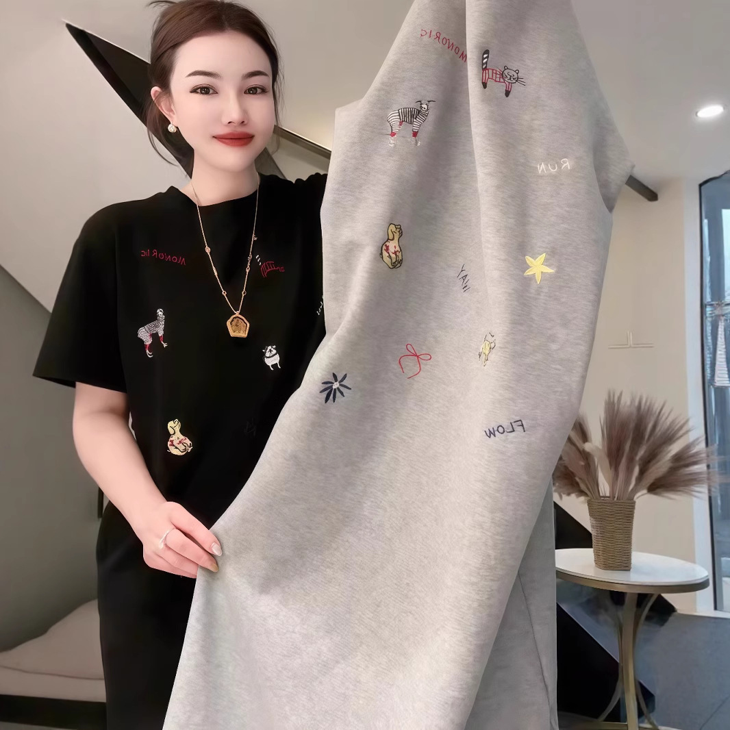 圓領寬鬆慵懶風休閒百搭刺繡長版洋裝