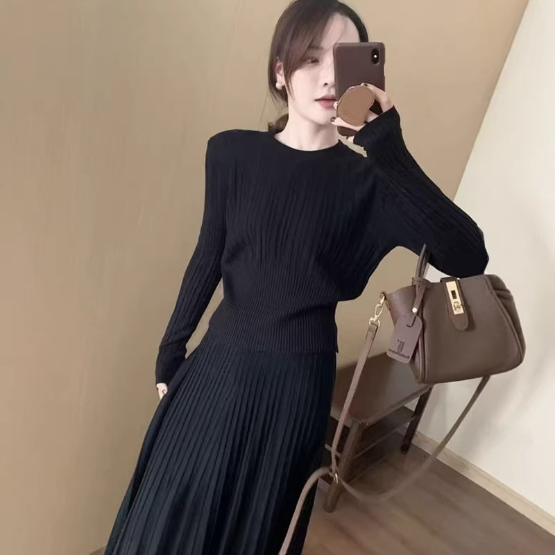 【整套】法式高級感收腰顯瘦針織毛衣+氣質半身長裙兩件套裝