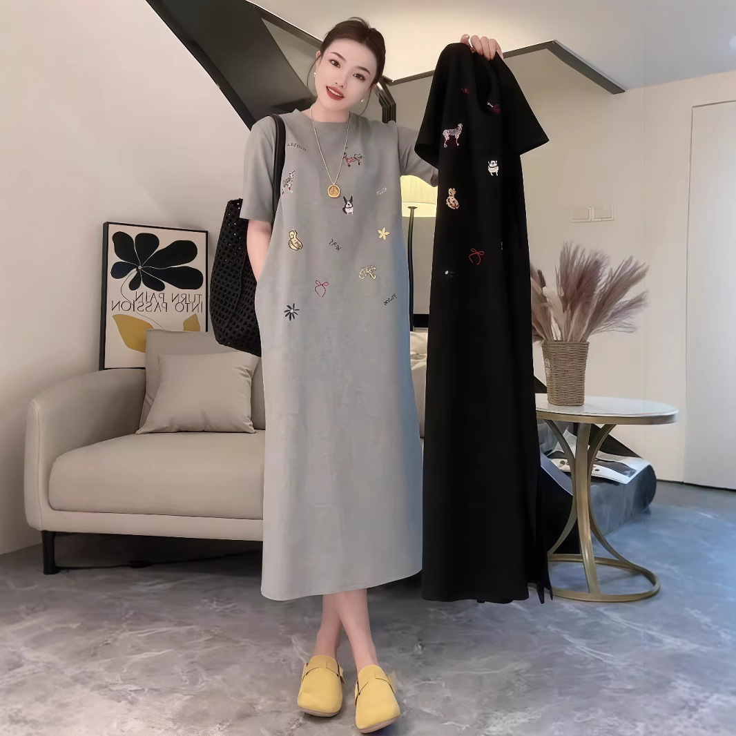 圓領寬鬆慵懶風休閒百搭刺繡長版洋裝
