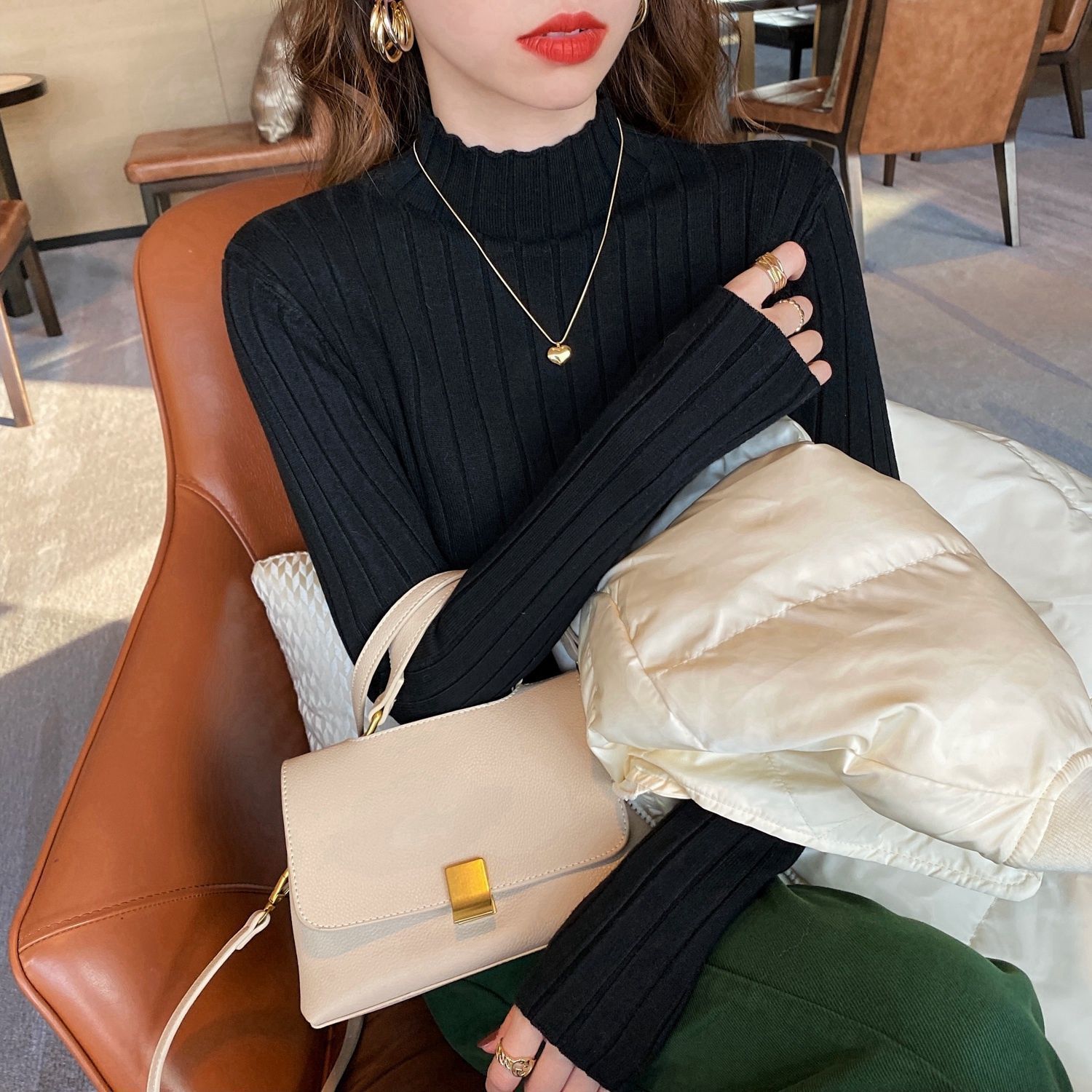 木耳邊半高領內搭毛衣短版修身針織打底衫