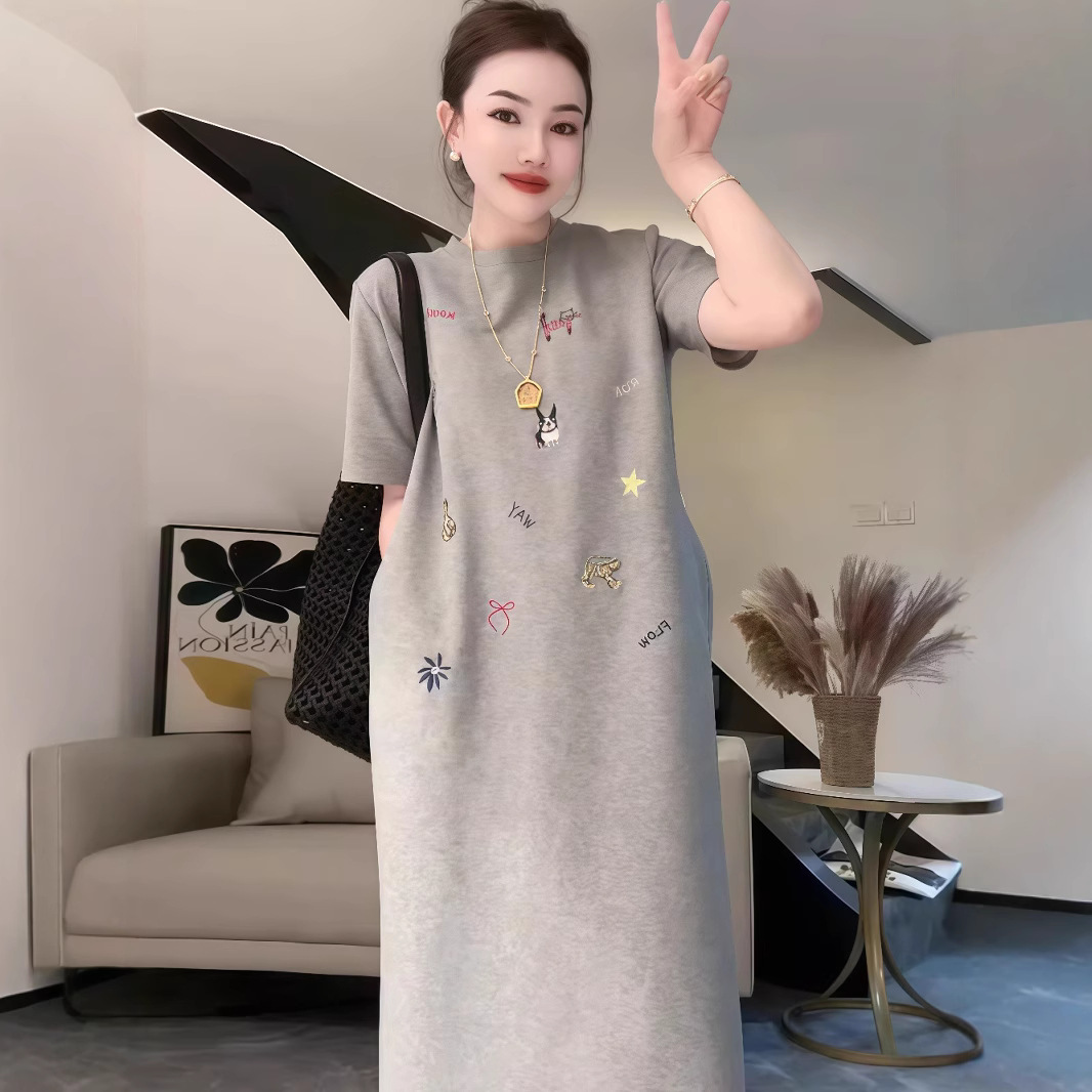 圓領寬鬆慵懶風休閒百搭刺繡長版洋裝