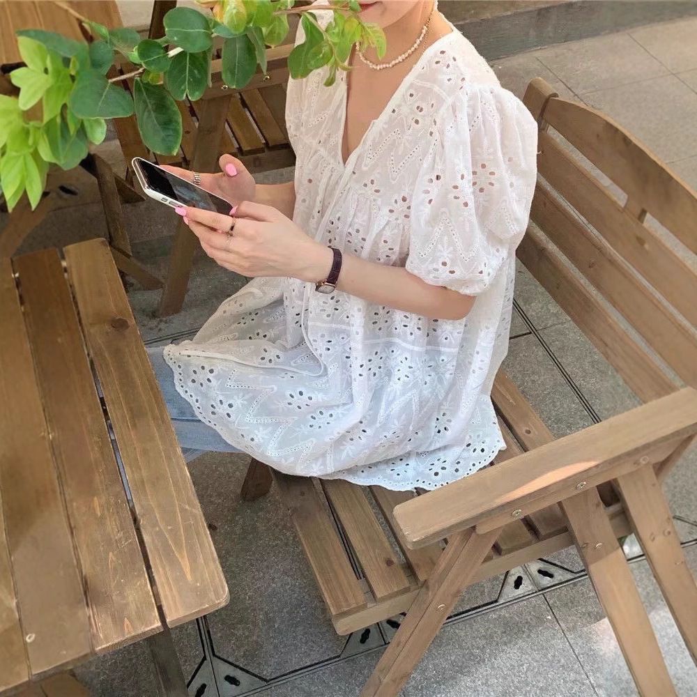 法式泡泡袖鏤空蕾絲設計感小眾V領短袖襯衫