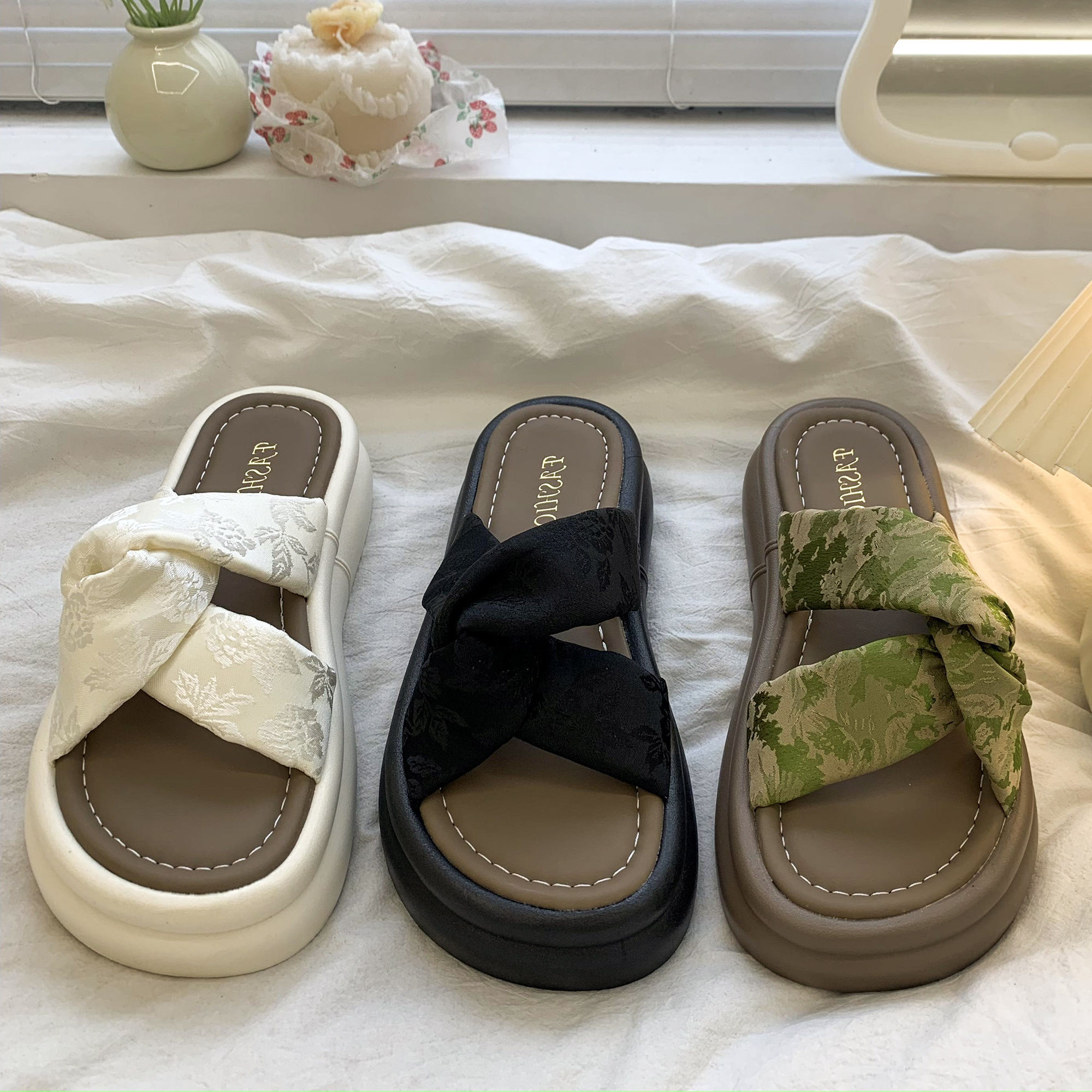 柔軟厚底時尚海邊沙灘配裙子外穿羅馬涼拖鞋-lululam