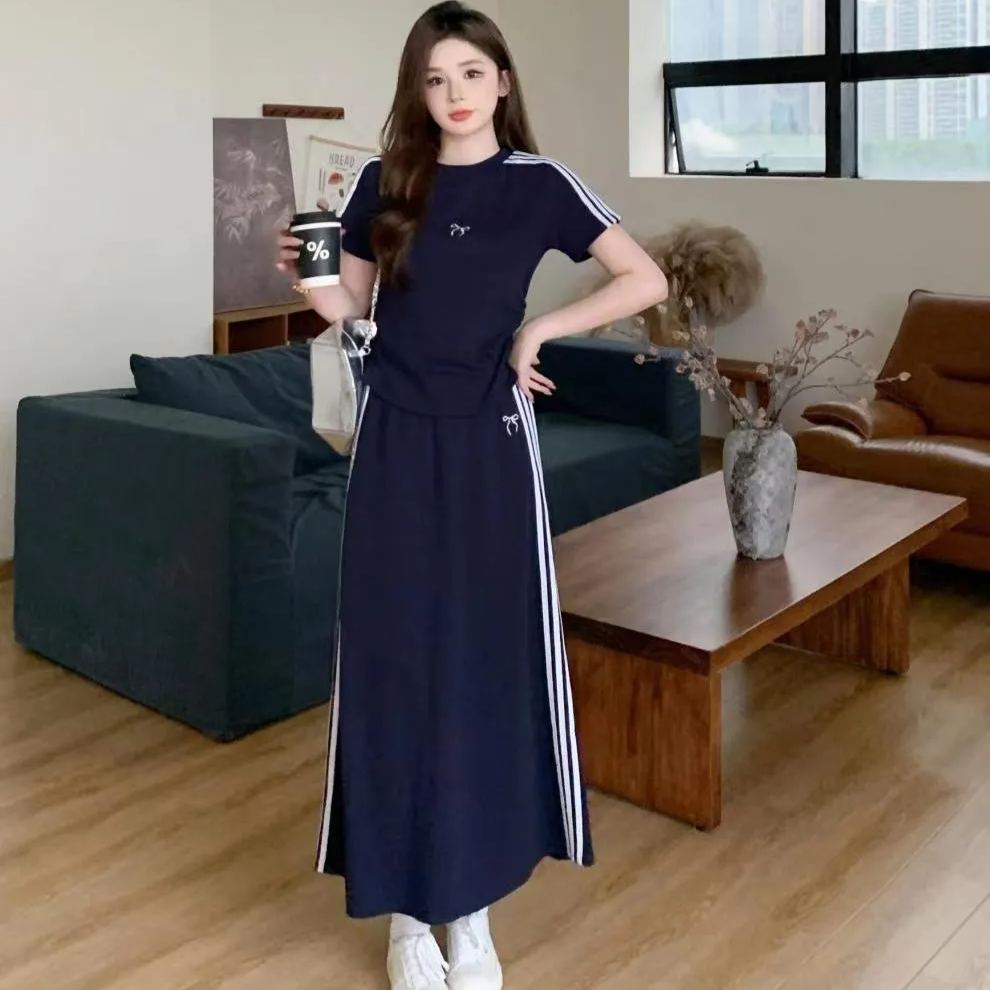 【套裝】慵懶風休閒時尚短袖t恤高腰A字裙運動風兩件套裝-lululam