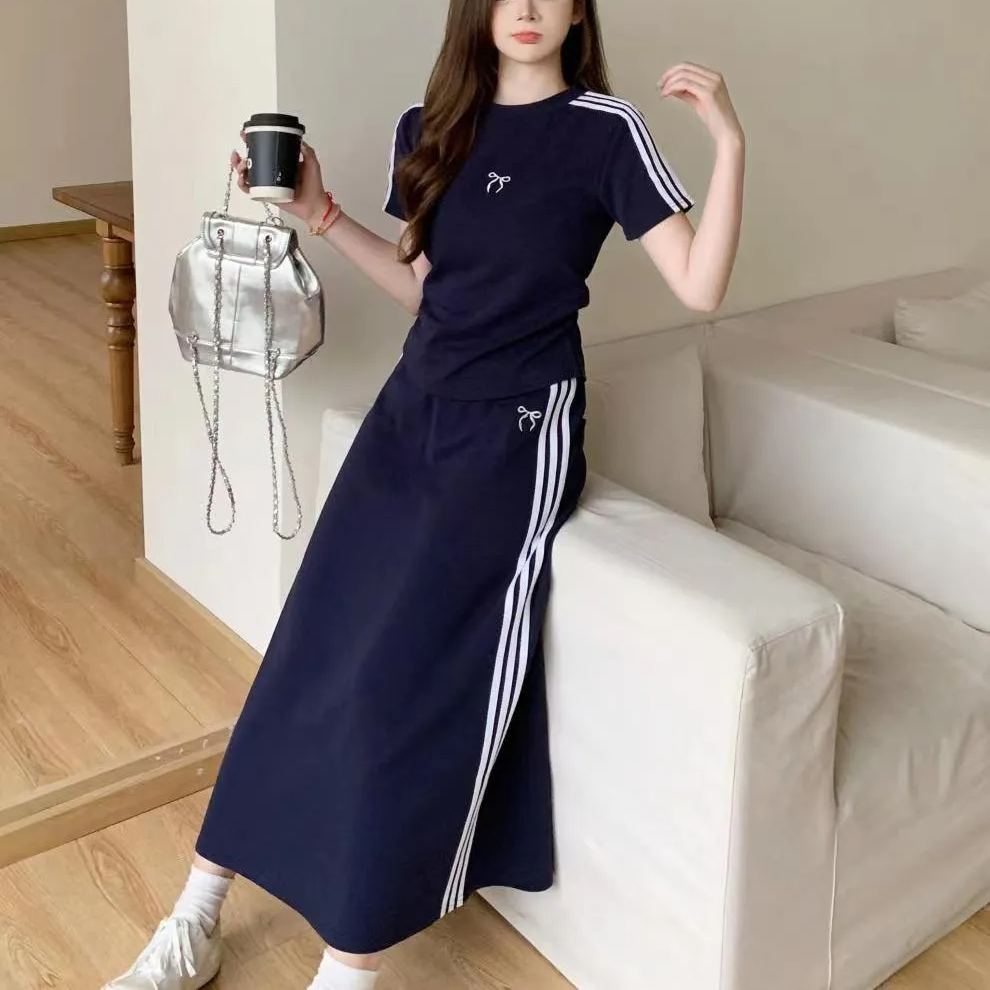 【套裝】慵懶風休閒時尚短袖t恤高腰A字裙運動風兩件套裝-lululam
