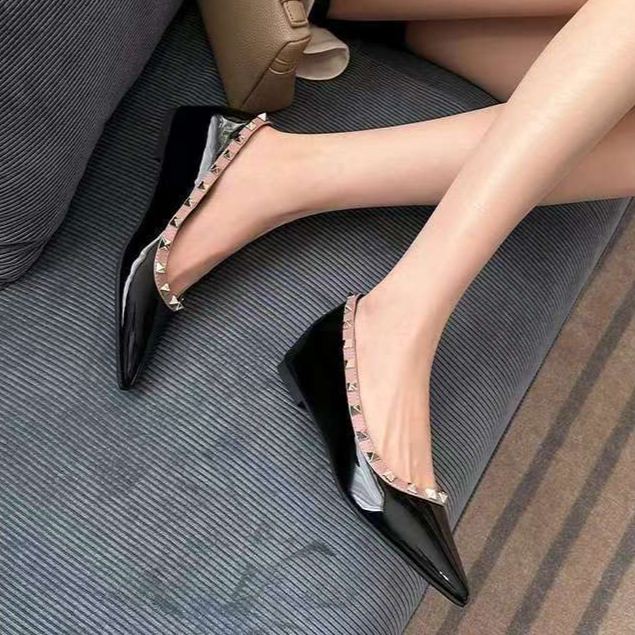 內增高尖頭平底鉚釘氣質百搭通勤單鞋-lululam