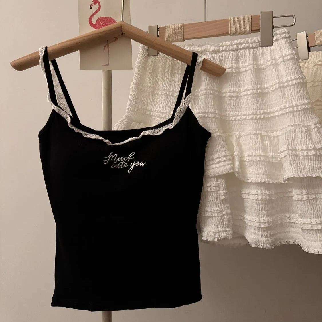 純欲蕾絲刺繡帶胸墊美背設計感顯瘦吊帶背心-lululam