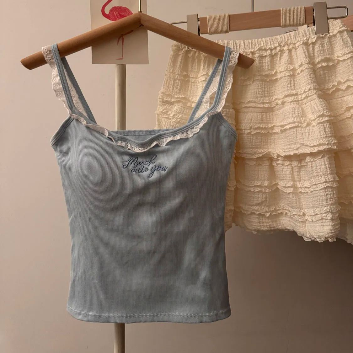 純欲蕾絲刺繡帶胸墊美背設計感顯瘦吊帶背心-lululam