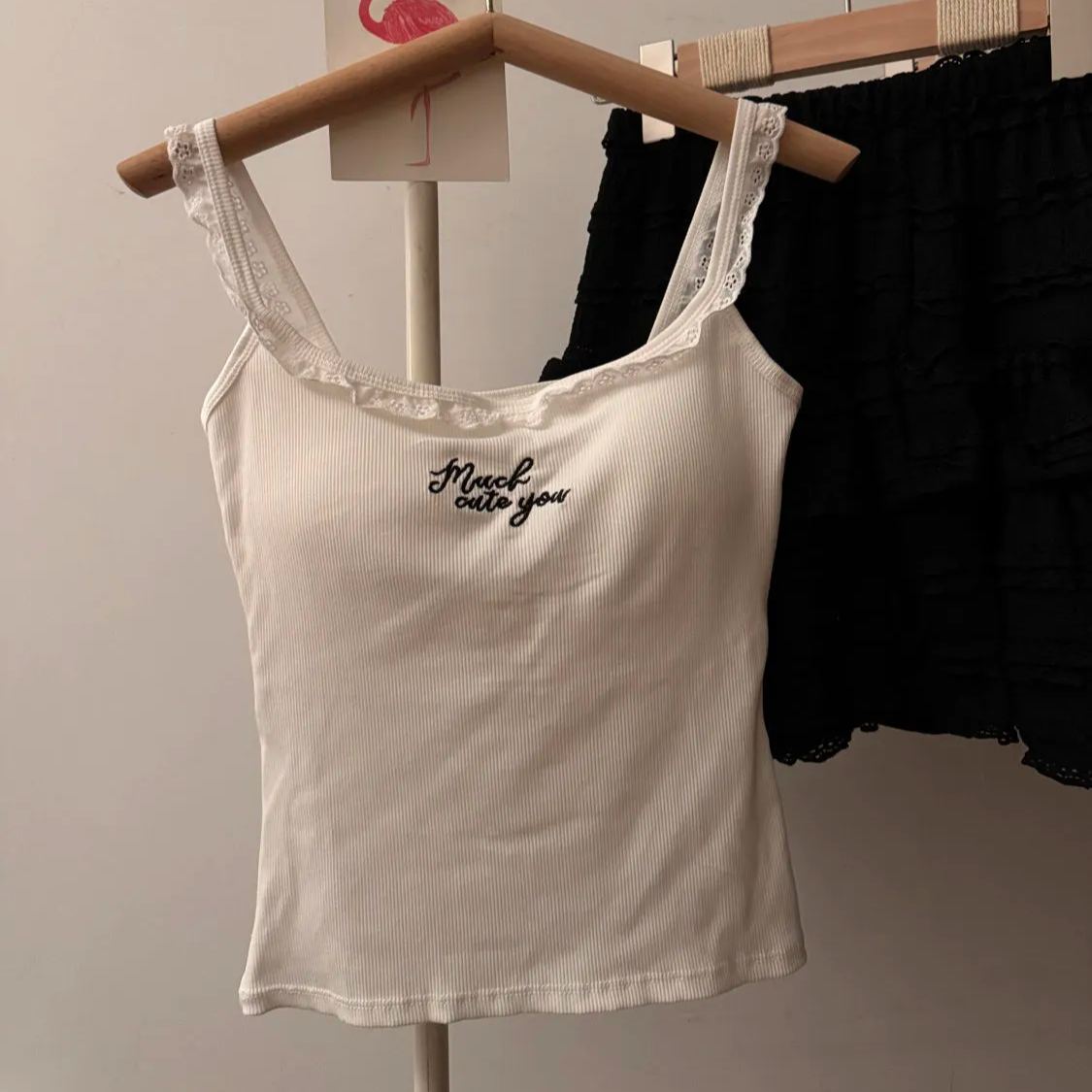 純欲蕾絲刺繡帶胸墊美背設計感顯瘦吊帶背心-lululam