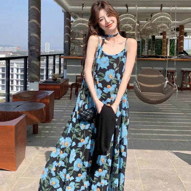 法式度假質感高級感藍色花無袖吊帶洋裝