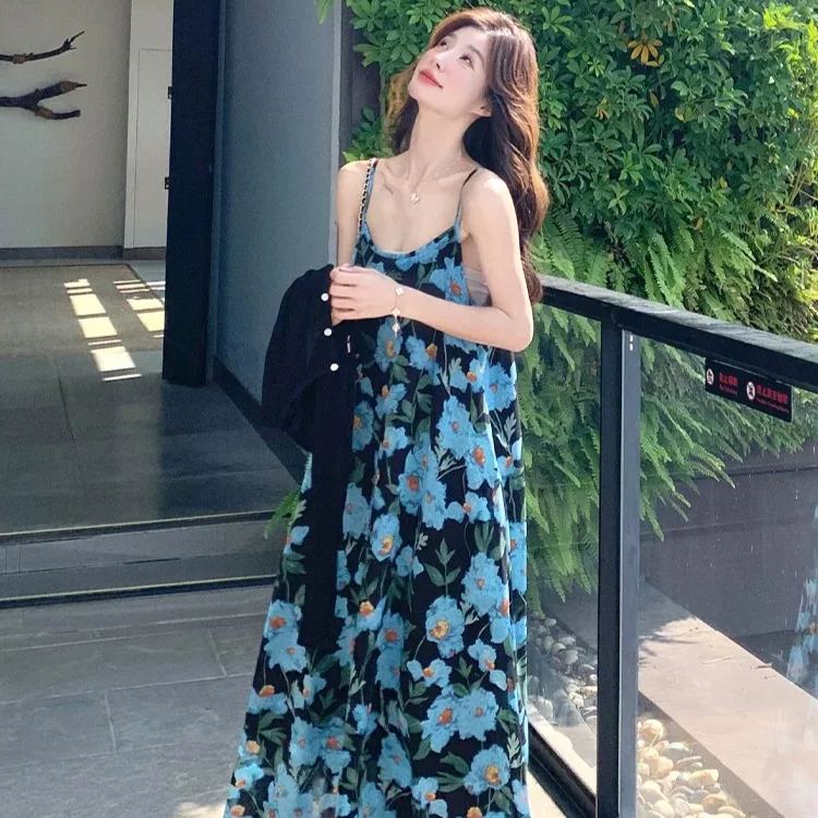 法式度假質感高級感藍色花無袖吊帶洋裝