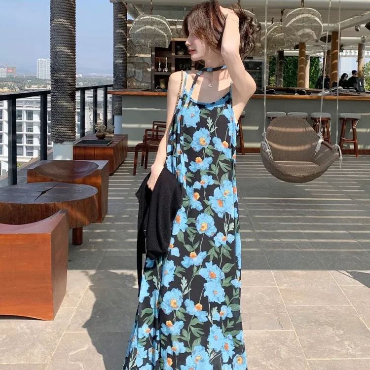 法式度假質感高級感藍色花無袖吊帶洋裝