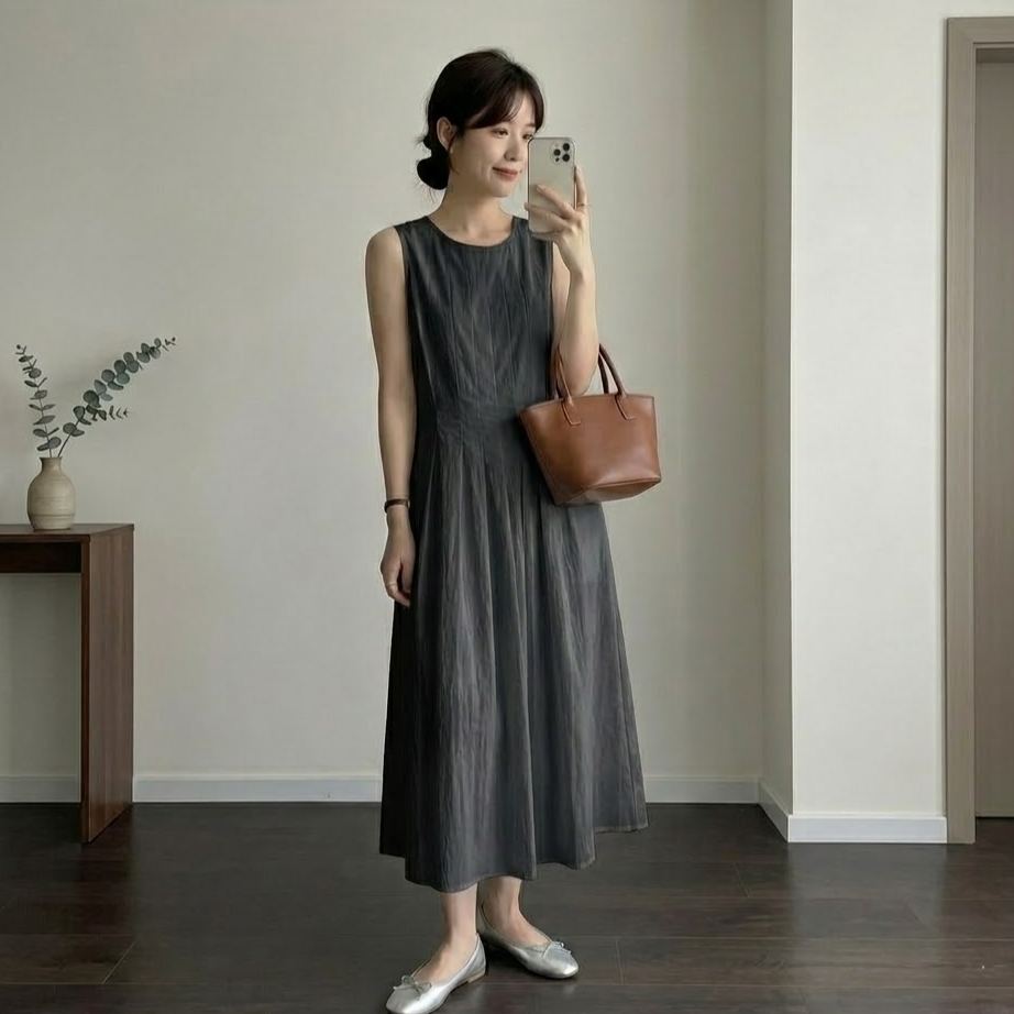 法式通勤素色壓褶收腰無袖百褶A字洋裝