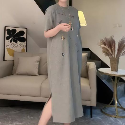 圓領寬鬆慵懶風休閒百搭刺繡長版洋裝