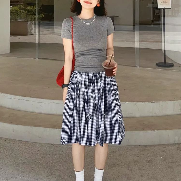 【單件】chic感灰色圓領T恤藏青色格子半身裙兩件套