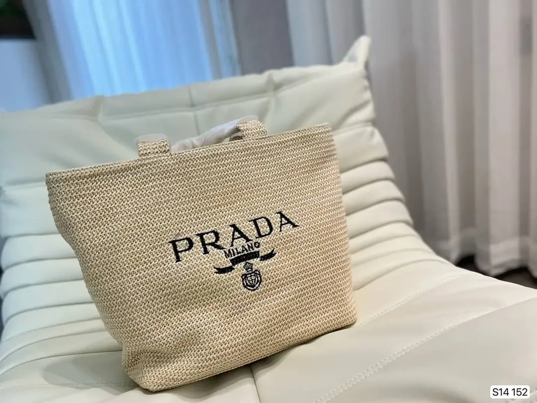 限定30個！売り切れ次第終わり！【PRADA |公式サイトは正規品