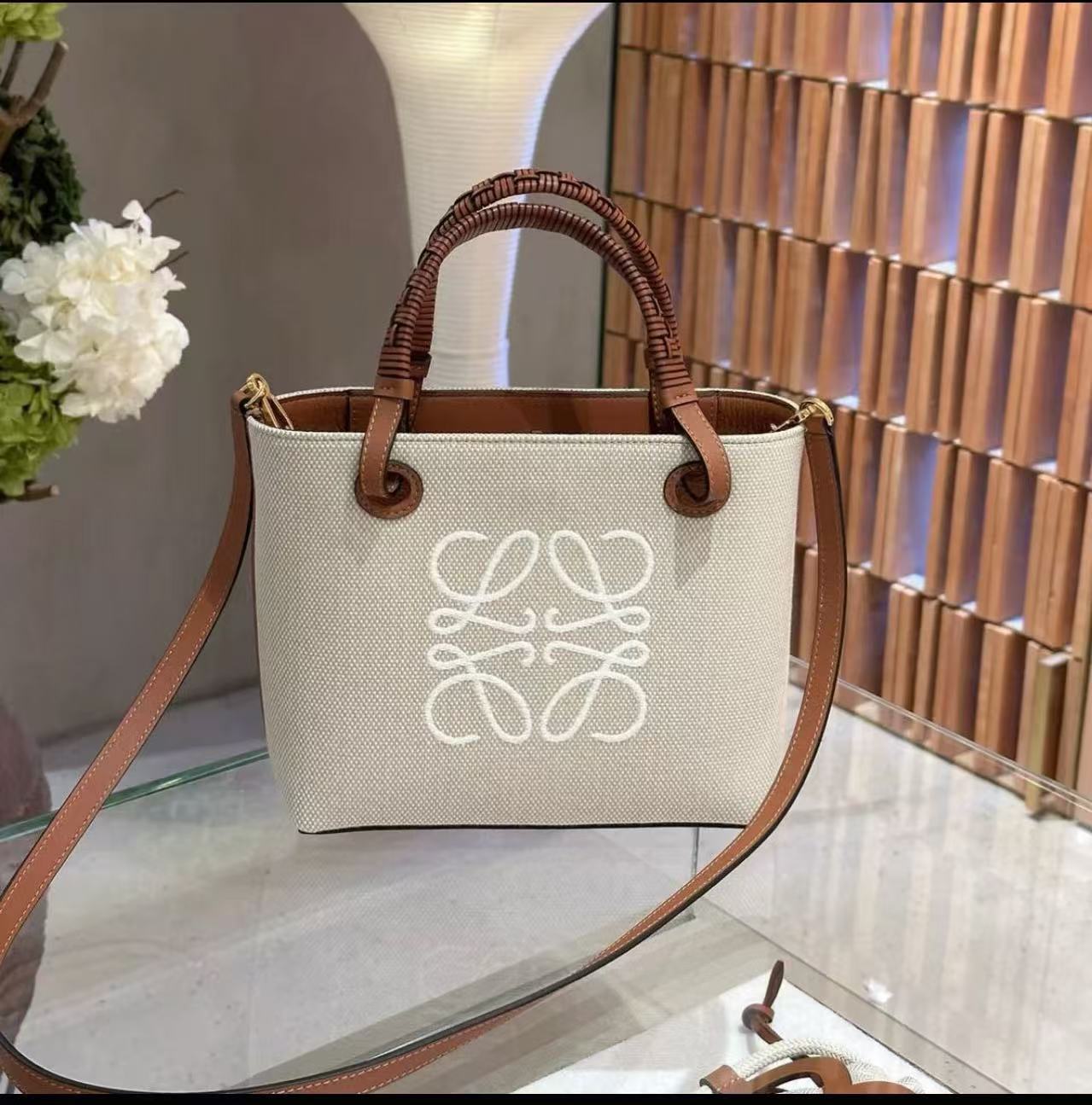 LOEWE ショルダーバッグ A717S74X01 トートバッグ