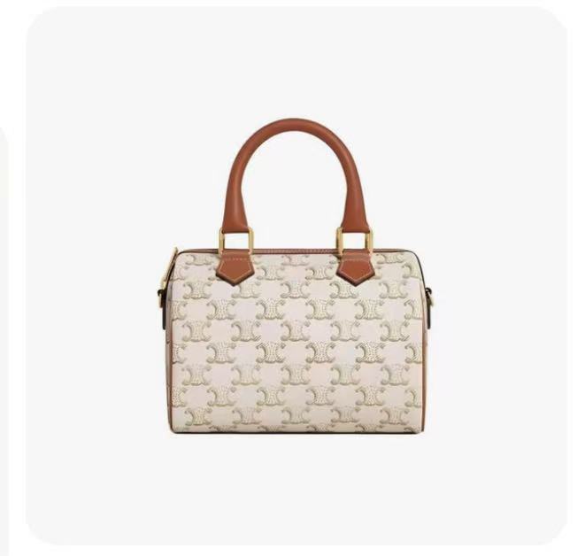 すぐ届く◆大人気【CELINE】スモールボストン　トリオンフ