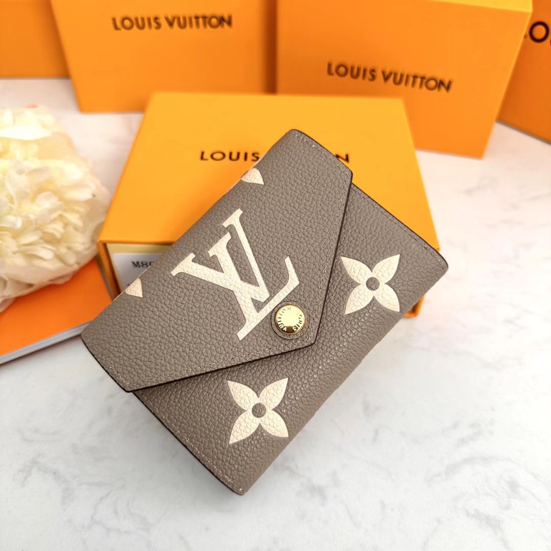 LOUIS VUITTON（ルイヴィトン）ポルトフォイユヴィクトリーヌ