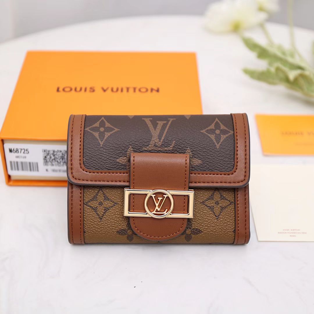 LOUIS VUITTON（ルイヴィトン）ポルトフォイユドーフィーヌ コンパクト