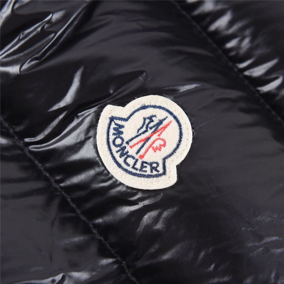 MONCLER ダウンジャケット MAYA（ユニセックス）「ベスト」(べすと)