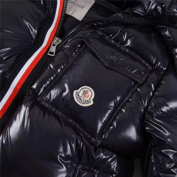 MONCLER ダウンジャケット Montbeliard（ユニセックス）「三色ストライプジッパー」(さんしょくストライプジッパー)