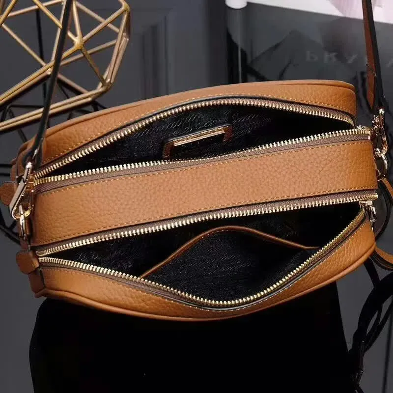 PRADA(プラダ) レザー ショルダーバッグ ブラウン