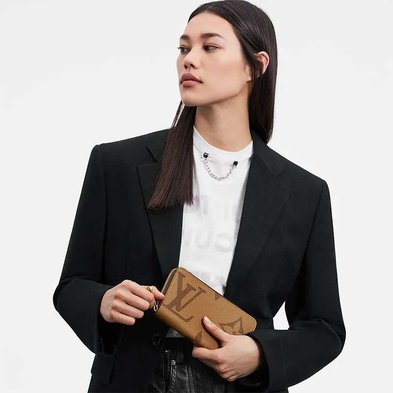 LOUIS VUITTON（ルイヴィトン）ジッピーウォレット