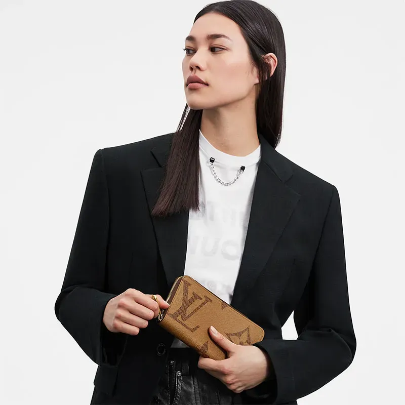 LOUIS VUITTON（ルイヴィトン）ジッピーウォレット