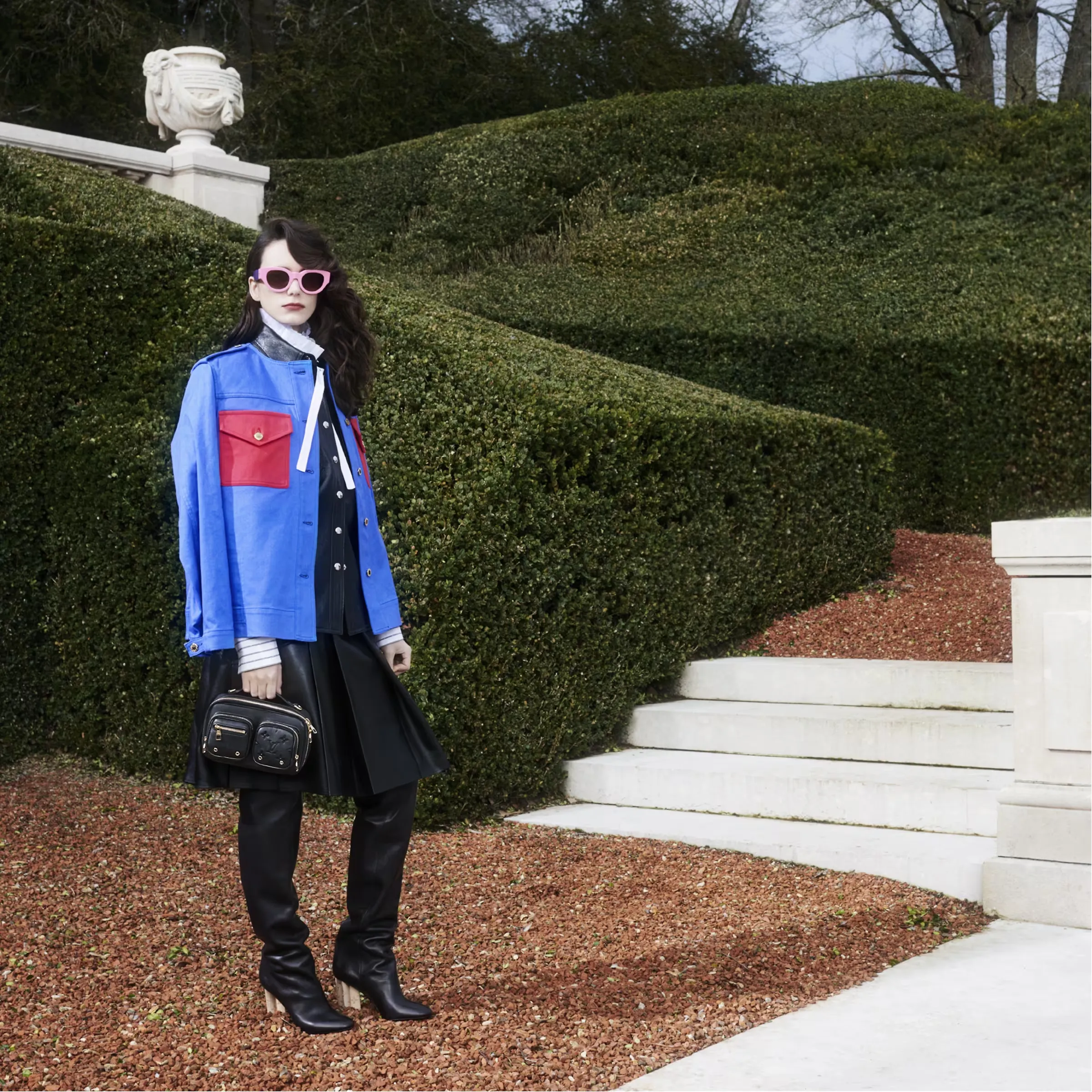 LOUIS VUITTON（ルイヴィトン）ユーティリティクロスボディ