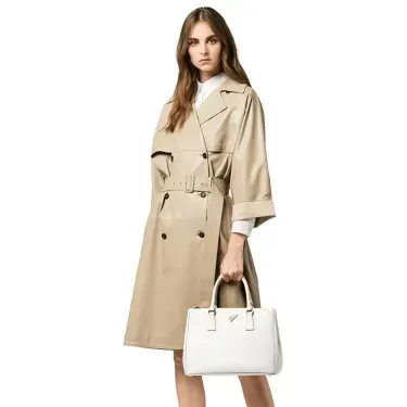 STORY雑誌掲載！高垣麗子さん愛用の新作バッグが登場！PRADA ガレリア スモール スクエア バッグ！！まさに「今」持ちたい！