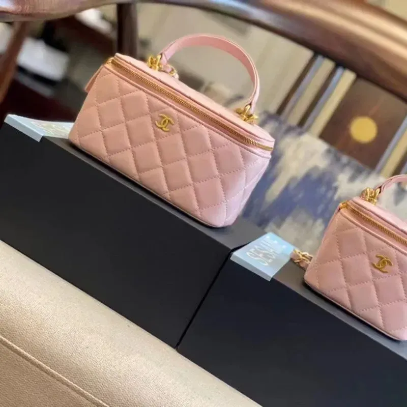 限定30個！売り切れ次第終わり！【CHANEL |公式サイトは正規品】CLASSY雑誌掲載松島花さん愛用★新作バニティーバッグ