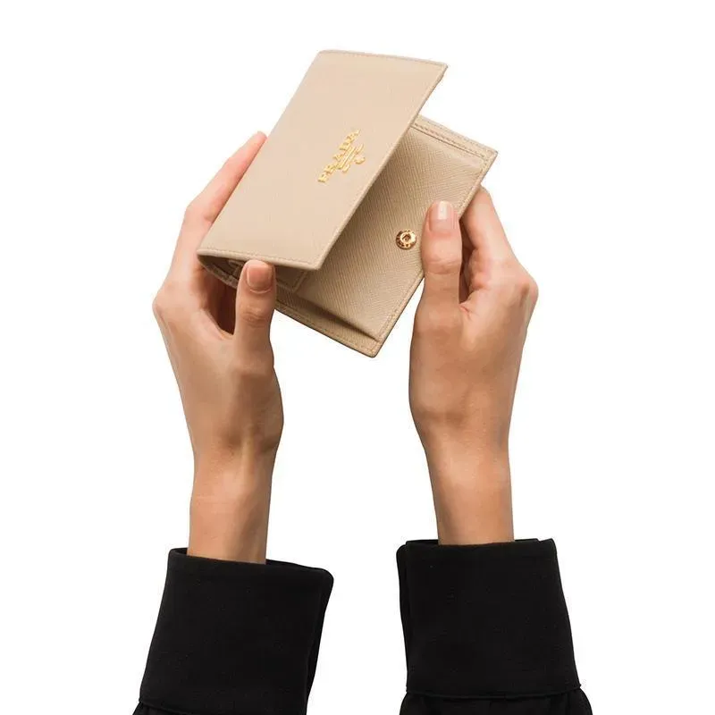 PRADA(プラダ) サフィアーノレザー 二つ折り財布 ベージュ
